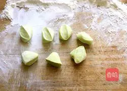 Illustration of how to make green bean dumplings 7