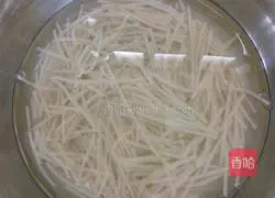 Illustration of how to make chives and vermicelli buns 6