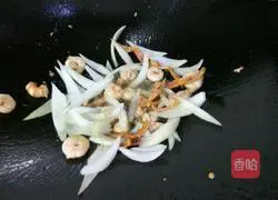 Seafood Fried Rice Recipe Illustration 6