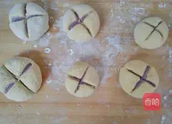 Illustration of how to make pumpkin, purple sweet potato and flowering steamed buns 17