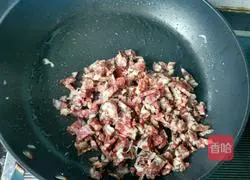 Illustration of how to make sausage fried rice 8