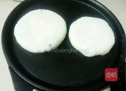 Illustration of how to make crispy meat pot pie 17