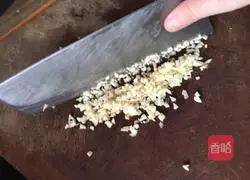 Illustration of how to make coriander and pork dumplings 2