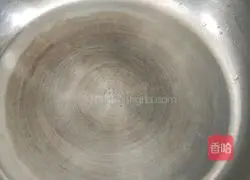 Illustration of how to make cucumber and egg braised noodles 3