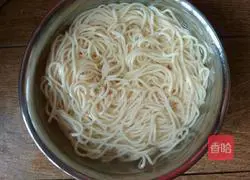 Illustration of how to make tomato and egg fried noodles 3