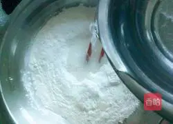 Illustration of how to make love flower pancakes 3