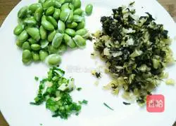 Illustration of how to make pickled cabbage fried rice 1