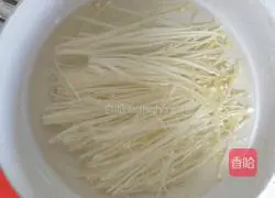 Illustration of how to make flower nail powder 2