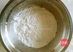 Illustration of how to make single-bread rolls 1