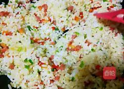 Illustration of how to make colorful pepper fried rice 17