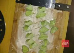 Illustration of how to make cowpea and radish dumplings 1