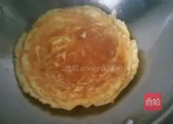 Illustration of how to make ham omelette 5