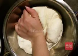 Illustration of how to make steamed buns with pickles and spring bamboo shoots 7