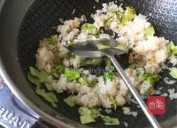 Illustration of how to make homemade fried rice 9