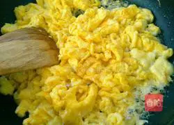 Illustration of how to make tomato and egg dumplings 5