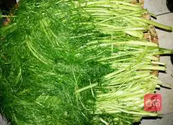 Illustration of how to make pork and fennel dumplings 2