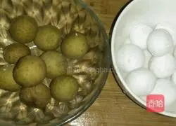 Illustration of how to make longan glutinous rice balls 1