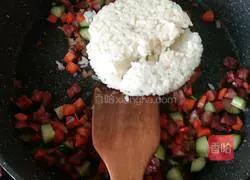 Illustration of how to make sausage fried rice 5