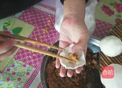 Illustration of making homemade glutinous rice balls 5