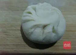 Round buns...Illustration of how to make fennel meat stuffing 17