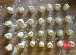 Illustration of how to make sea cucumber dumplings 11