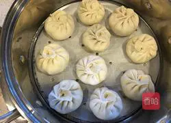 Illustration of how to make bean and meat buns 13