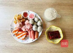 Illustration of how to cook rice with hot pot base ingredients 1