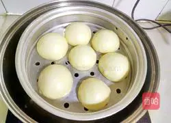 Illustration of how to make small steamed buns 10