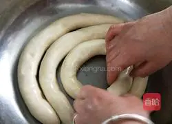 Illustration of how to make hand-pulled fried noodles 5