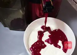 Illustration of how to make red dragon fruit noodles 2