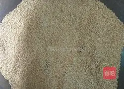 Illustration of how to make leek, egg and sesame dumplings 1