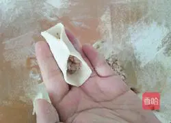 Illustration of how to make shrimp dumplings (including dumpling skins) 6