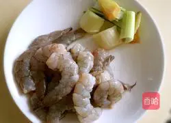 Shrimp Illustration of how to make wontons 1