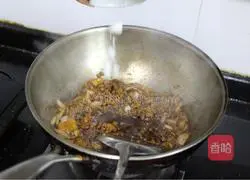 Illustration of how to make minced pork noodles 9
