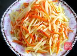 Illustration of how to make shredded potato pancakes 13