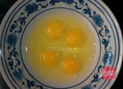 Illustration of how to make tomato egg pancake 1