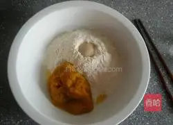 Illustration of how to make pumpkin noodle buns 1