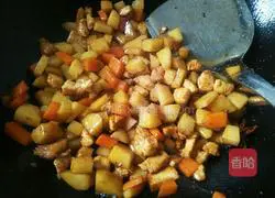 Potato and Chicken Braised Rice Recipe Illustration 7