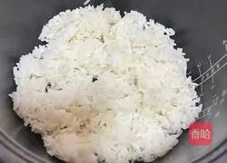 Cookbook Illustration of how to make egg fried rice 1