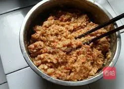 Illustration of how to make carrot, lotus root and pork dumplings 5