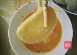 Golden steamed bun slices Practice illustration 3