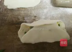 Illustration of how to make leek and egg dumplings 10