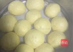 Illustration of how to make pumpkin milk steamed buns 15