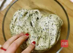 Illustration of how to make pancakes (Chinese-style hamburgers) 3