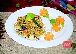 Illustration of how to make colorful fried noodles 15