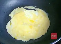 Illustration of how to make soy sauce fried noodles 4