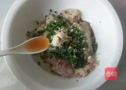 Illustration of making fish dumplings 10