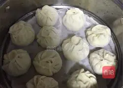 Illustration of how to make steamed buns stuffed with radish stems and leaves 5