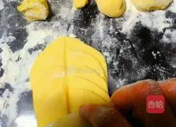 Illustration of how to make rose steamed buns (corn flavor) 4