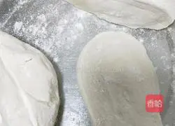 Illustration of how to make leek, egg, fried dough sticks and meat dumplings 4